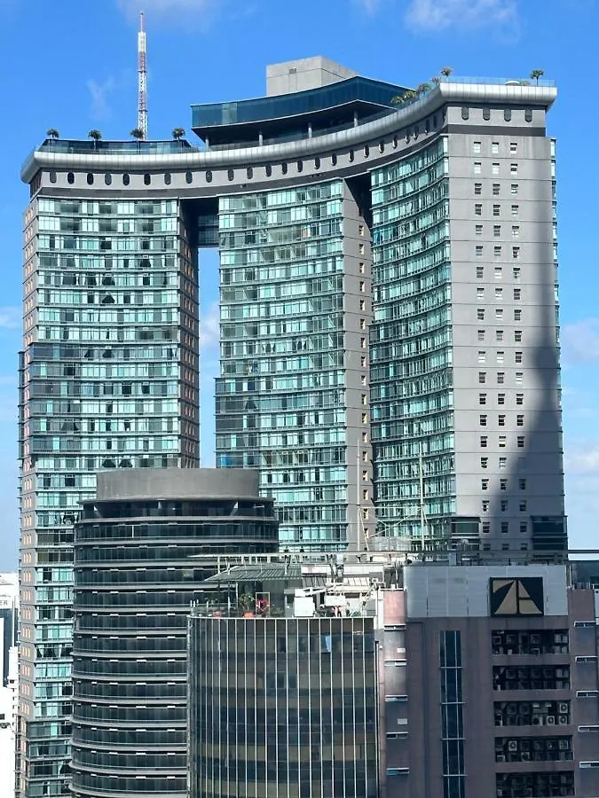 Klcc Skysuites With Private Balcony And Terrace 쿠알라룸푸르