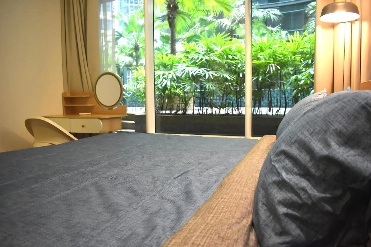 Klcc Skysuites With Private Balcony And Terrace 쿠알라룸푸르 아파트
